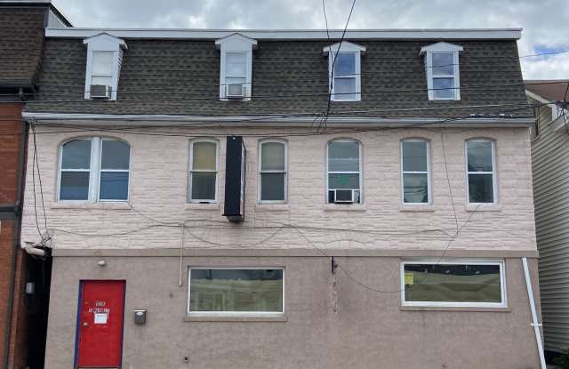 Third-Floor, One-Bedroom Apartment - Weekly Rent photos photos