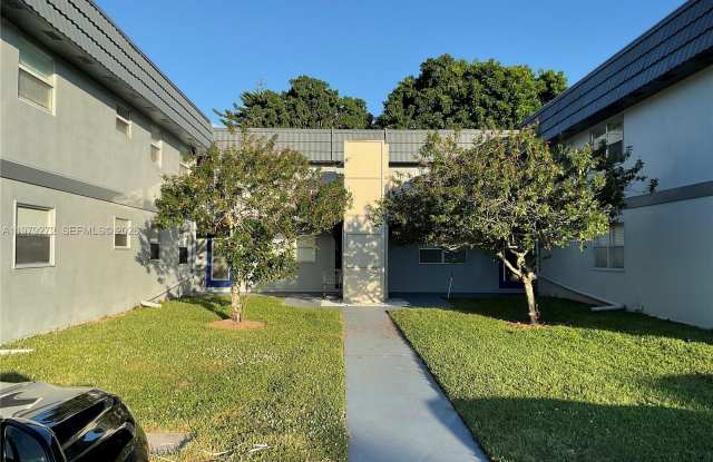 516 Saxony K - 516 Saxony Drive, Palm Beach County, FL 33446