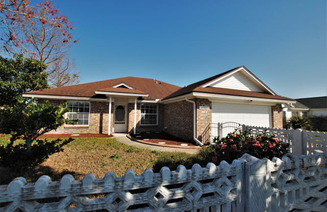 10957 Lost Pine Dr - 10957 Lost Pine Drive, Jacksonville, FL 32246