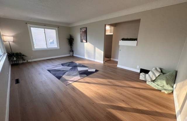 3 bed, 1 bath home for rent in quiet Waterloo neighborhood Gallery 1