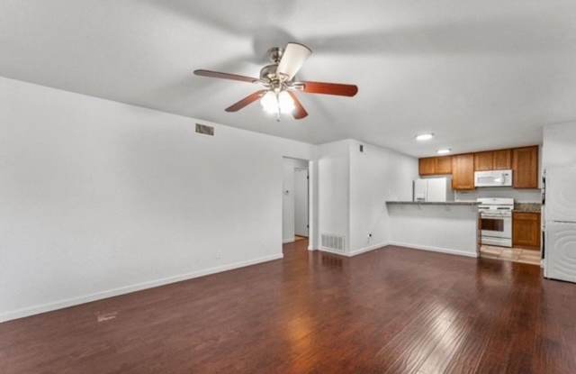 Charming 2 Bed 1 Bath Unit in Sacramento - 5912 Walerga Road, Foothill Farms, CA 95842