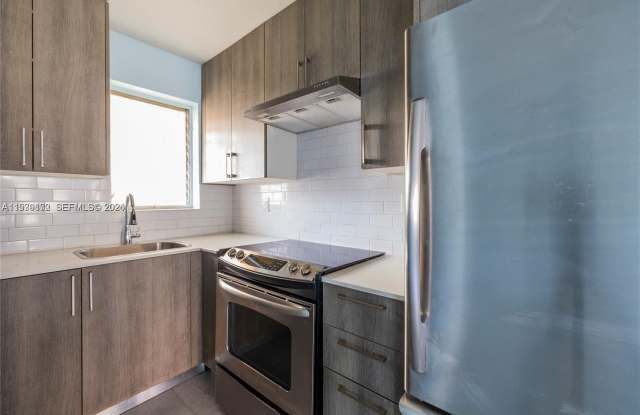 1250 SW 4th St photos photos