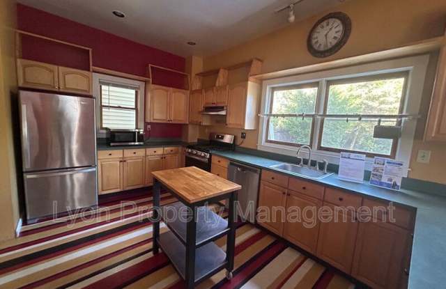 41 Tilley Street - 41 Tilley Street, New London, CT 06320