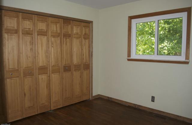 603 Manor Dr Gallery 4