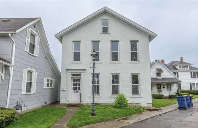 239 1/2 Broadway photos photos