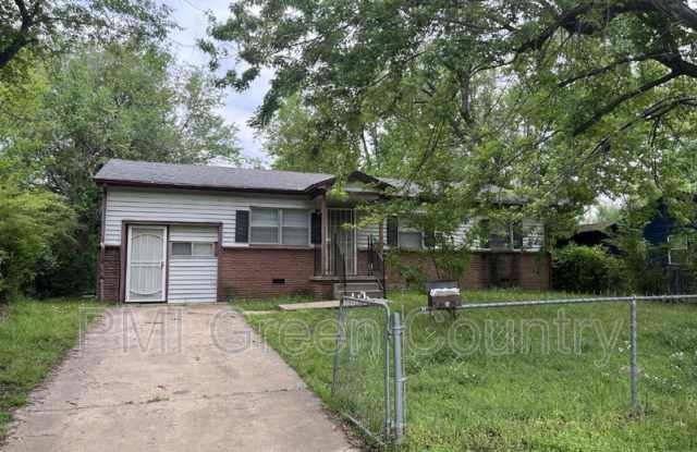 287 E 53rd St N photos photos