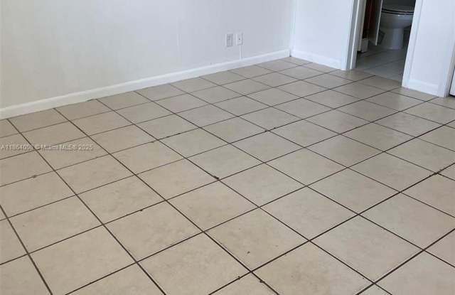 1095 N 59th Ave photos photos