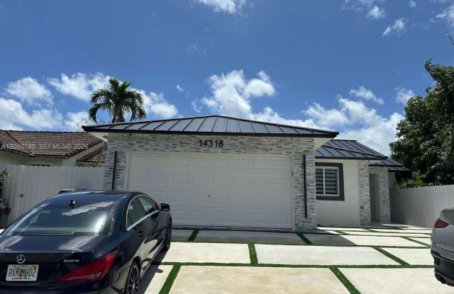 14318 SW 183rd St photos photos