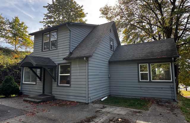 4-Bedroom Plus Bonus Rooms Bremerton Home Gallery 1