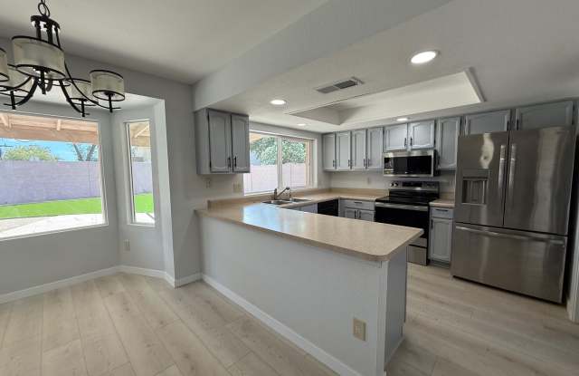 16801 N 45TH Place Gallery 1