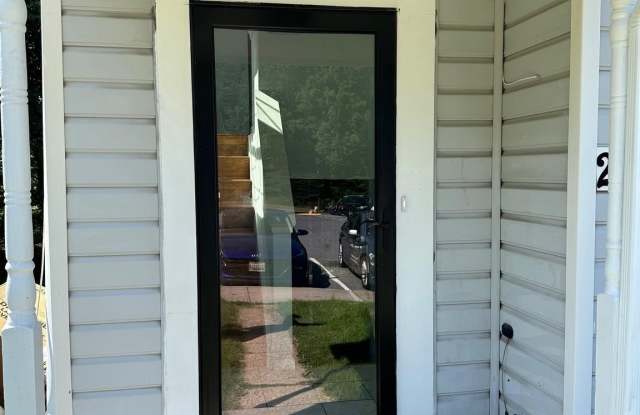 2920 WHITE OAK Lane Gallery 2