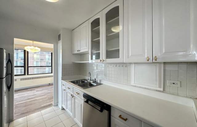4178 Marine Dr. Gallery 3