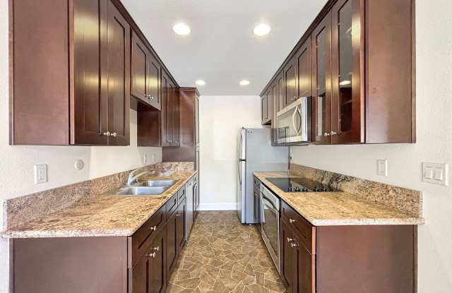 Upgraded 1B/1BA Condo in La Jolla W/ Parking Space, Community Pool, Gym  Private Balcony! photos photos