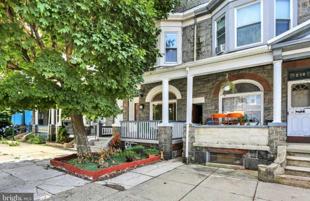 234 W DOUGLASS Street photos photos