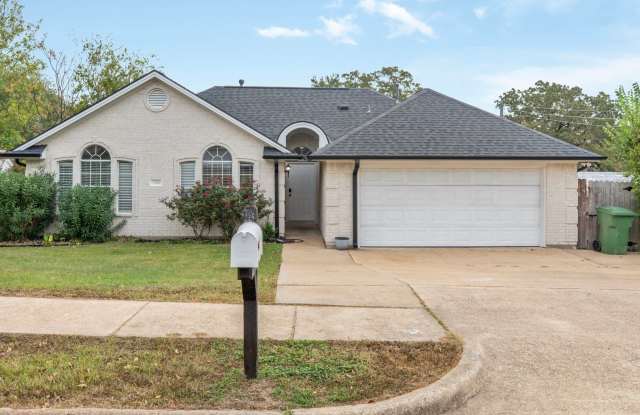 MAY MOVE IN!  3 Bed, 2 Bath Home in Bryan Available Now! photos photos