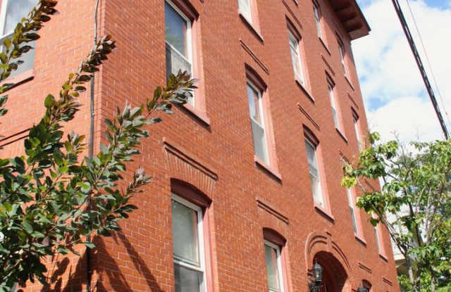 111 Sherman Street Gallery 4