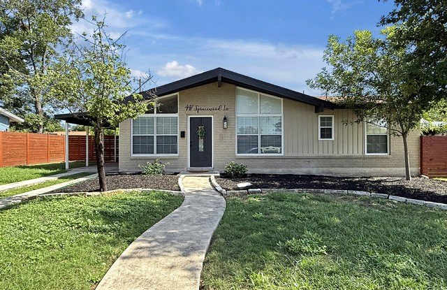 447 Sprucewood photos photos