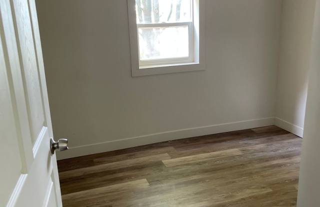415 N Stevens Gallery 2