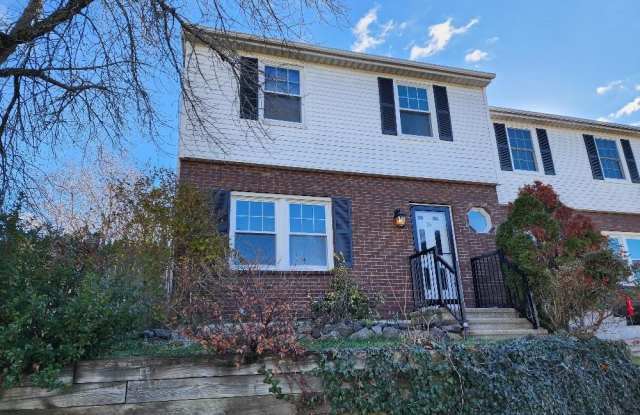 16 HARBOR HILL Court Gallery 2
