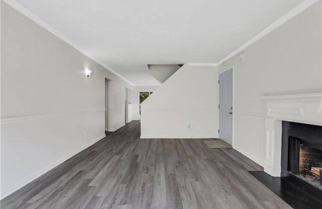 6308 E Windsor Lane Gallery 4