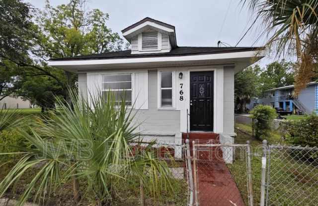 768 Acorn St photos photos