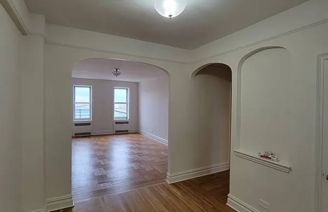 10 Shore Blvd Apt JWJ8819A Gallery 1