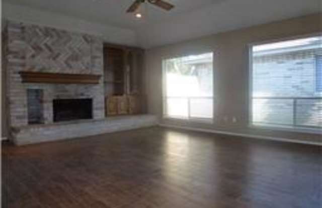 21211 Waymare Ln Gallery 4