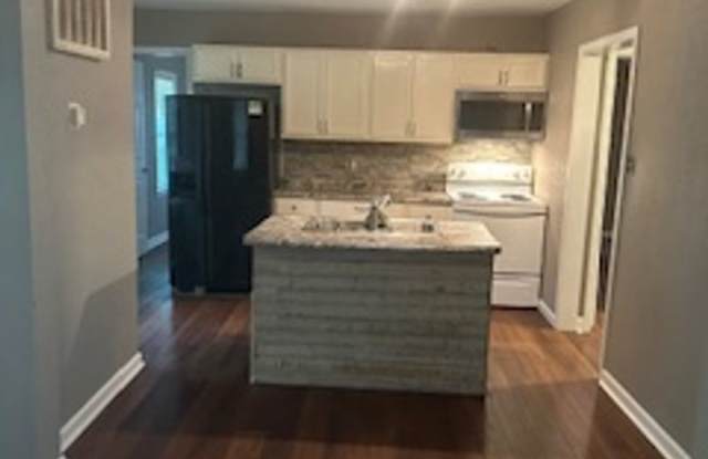 Beautiful 4 Bedroom 2 Bath in Heart of Kansas City photos photos