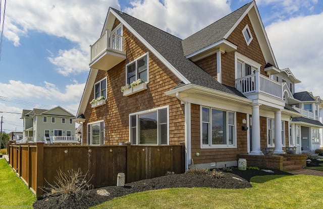 300 Elizabeth Avenue - 300 Elizabeth Avenue, Point Pleasant Beach, NJ 08742