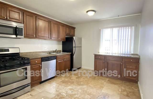 4861 1/2 Naragansett Ave Gallery 3