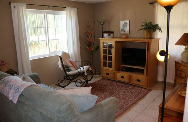 Two bedroom one bath fully furnished located in central Tucson! photos photos