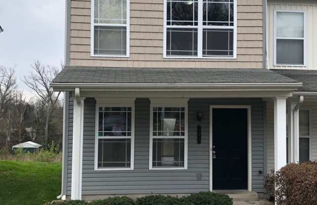 2 Bedroom, 2.5 Bath Townhouse photos photos