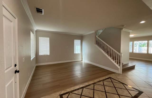 Spacious 5 Bedroom/3 Bath Home in Eastvale. Gallery 3