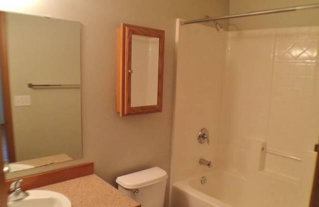1561 Thompson Drive NW Gallery 4