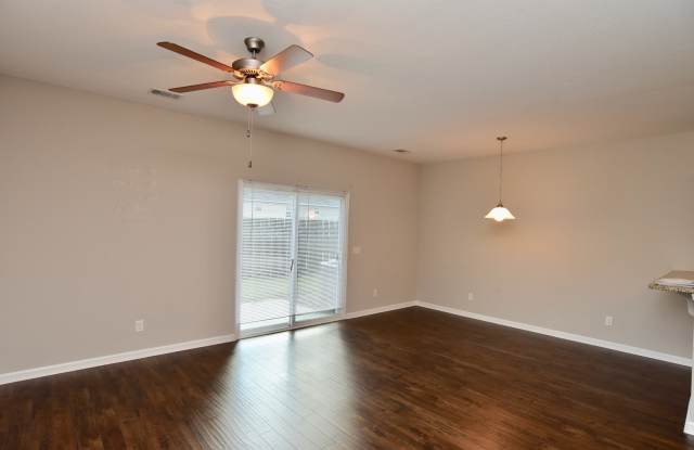 3 Bed 2.5 Bath Townhome In the heart of Richmond Hill. Gallery 3