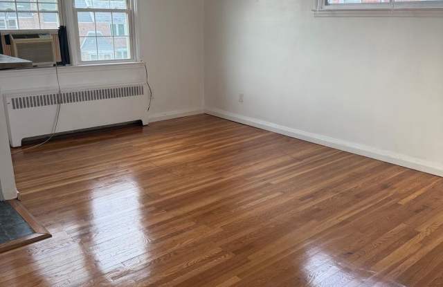 2420 CEDAR Lane Gallery 4
