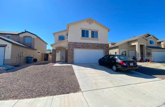 Northeast El Paso 4 bed with Refrig A/C across from Park/Playground Gallery 1