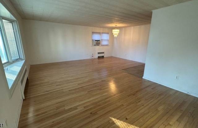 43 Oakwood Ave Gallery 1