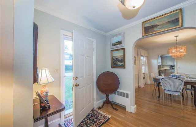 236 Eustis Avenue Gallery 4