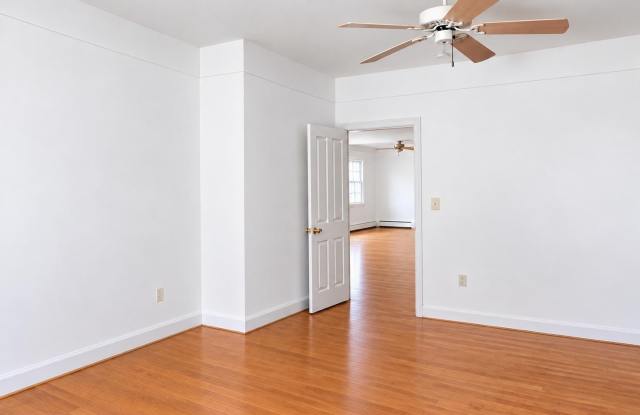 134 N BROADWAY Gallery 3