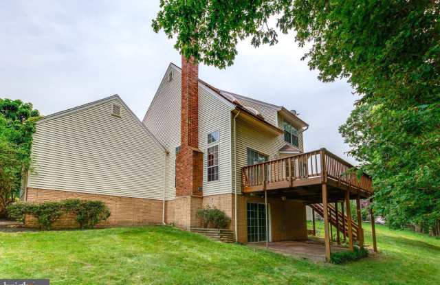707 RIVERVIEW COURT Gallery 4