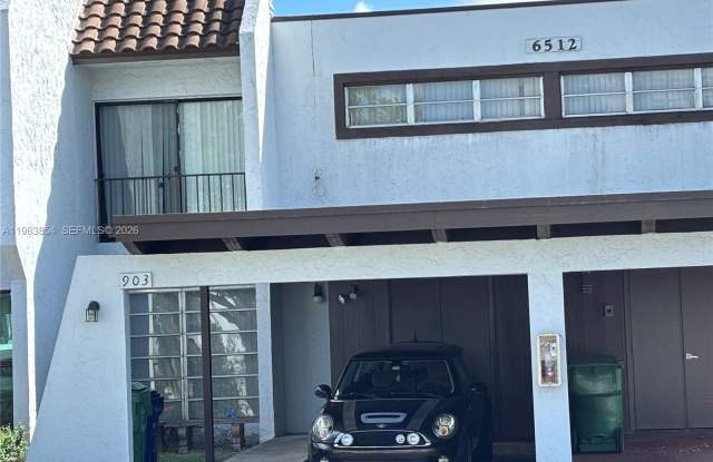 6512 KENDALE LAKES DR photos photos