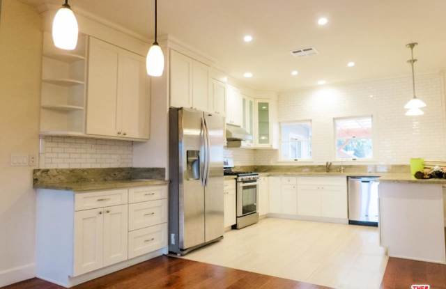 984 4TH Avenue - 984 4th Avenue, Los Angeles, CA 90019