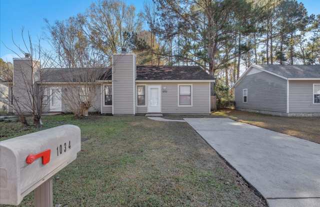2 Bed 2.5 Bath Duplex - 1034 Spring Villa Drive, Onslow County, NC 28540