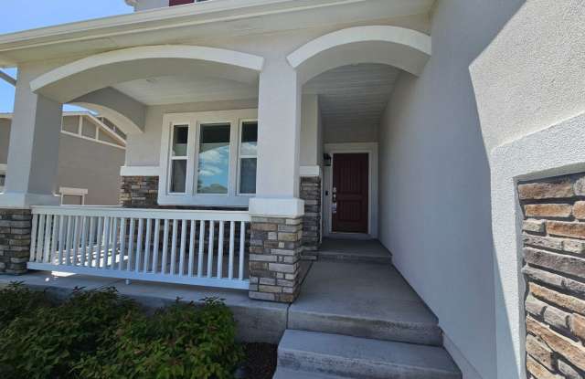 $3,232 | 5BR/3.5BA | Beautiful Dog Friendly Home in Flying Horse Gallery 3