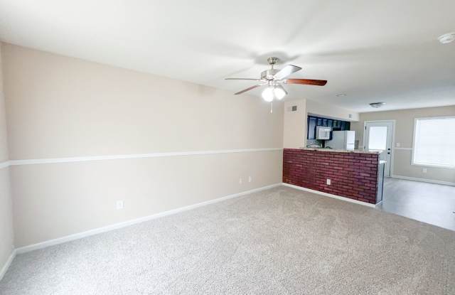 2 Bedroom 1.5 Bathroom Townhome Gallery 4