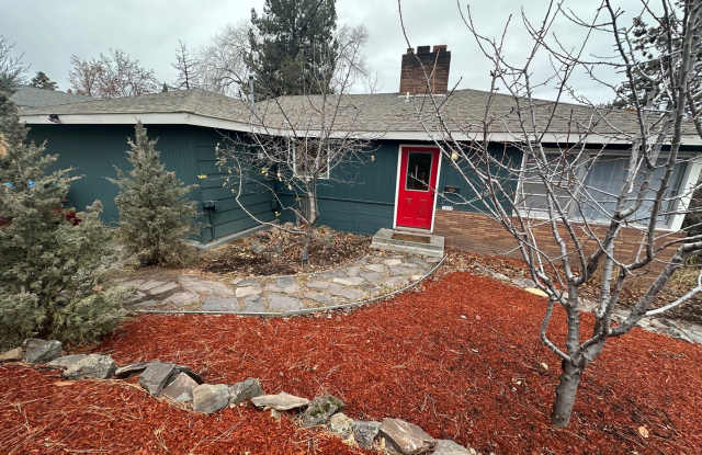 MIDTOWN 3 Bdrm House, All Appliances incl Washer/Dryer, Gas Heat, Hardwood Floors, Fenced Yard, Pet Considered photos photos MIDTOWN 3 Bdrm House, All Appliances incl Washer/Dryer, Gas Heat, Hardwood Floors, Fenced Yard, Pet Considered photos photos