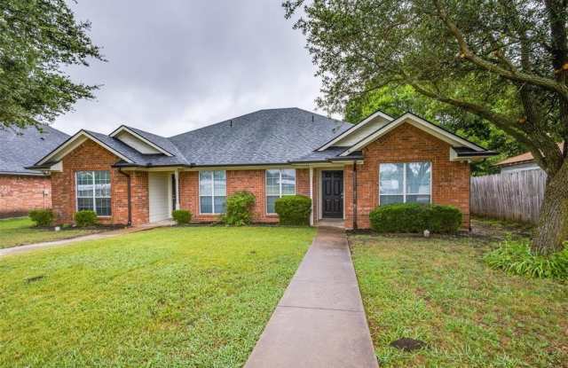 914-916 S Interurban Street photos photos