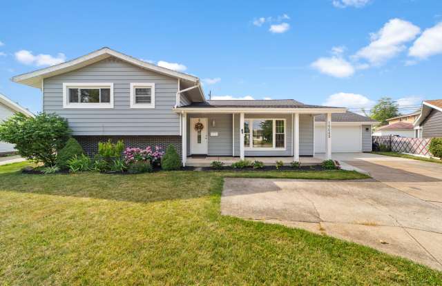 10055 Concord Court - 10055 Concord Court, Parma Heights, OH 44130
