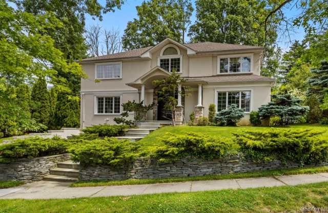 25 Bay Driveway Gallery 2
